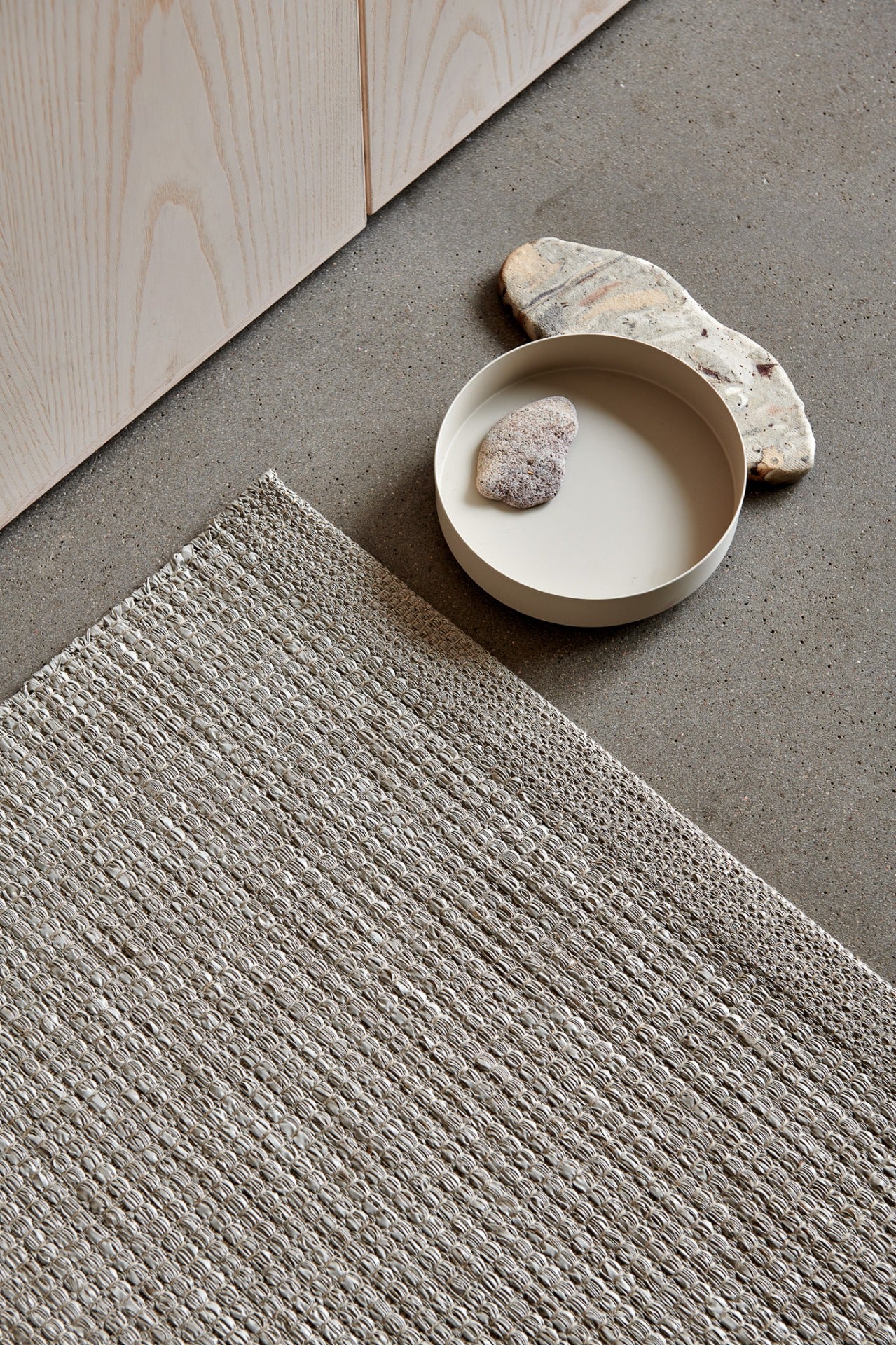 Sam Dark Linen Rug