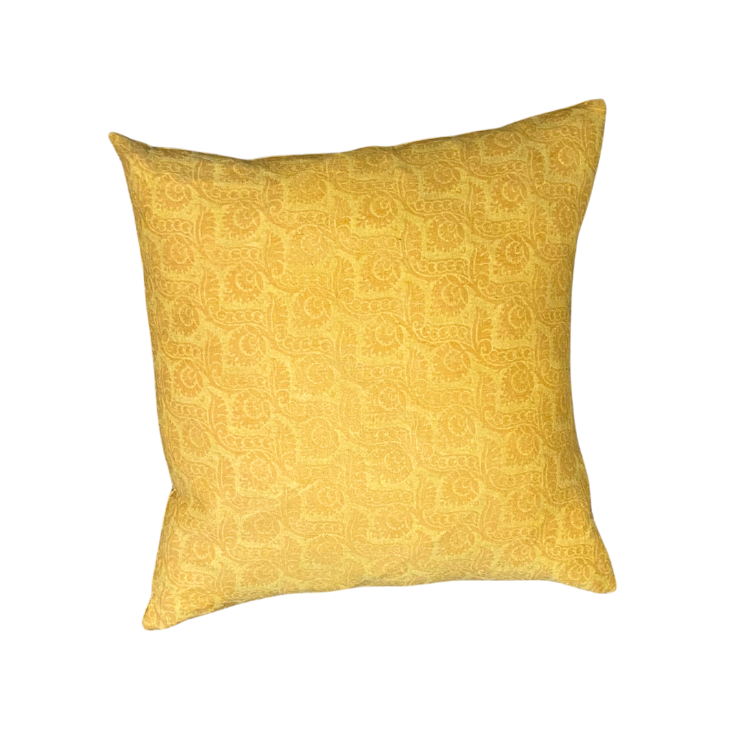 La Gracieux Canary Pillows