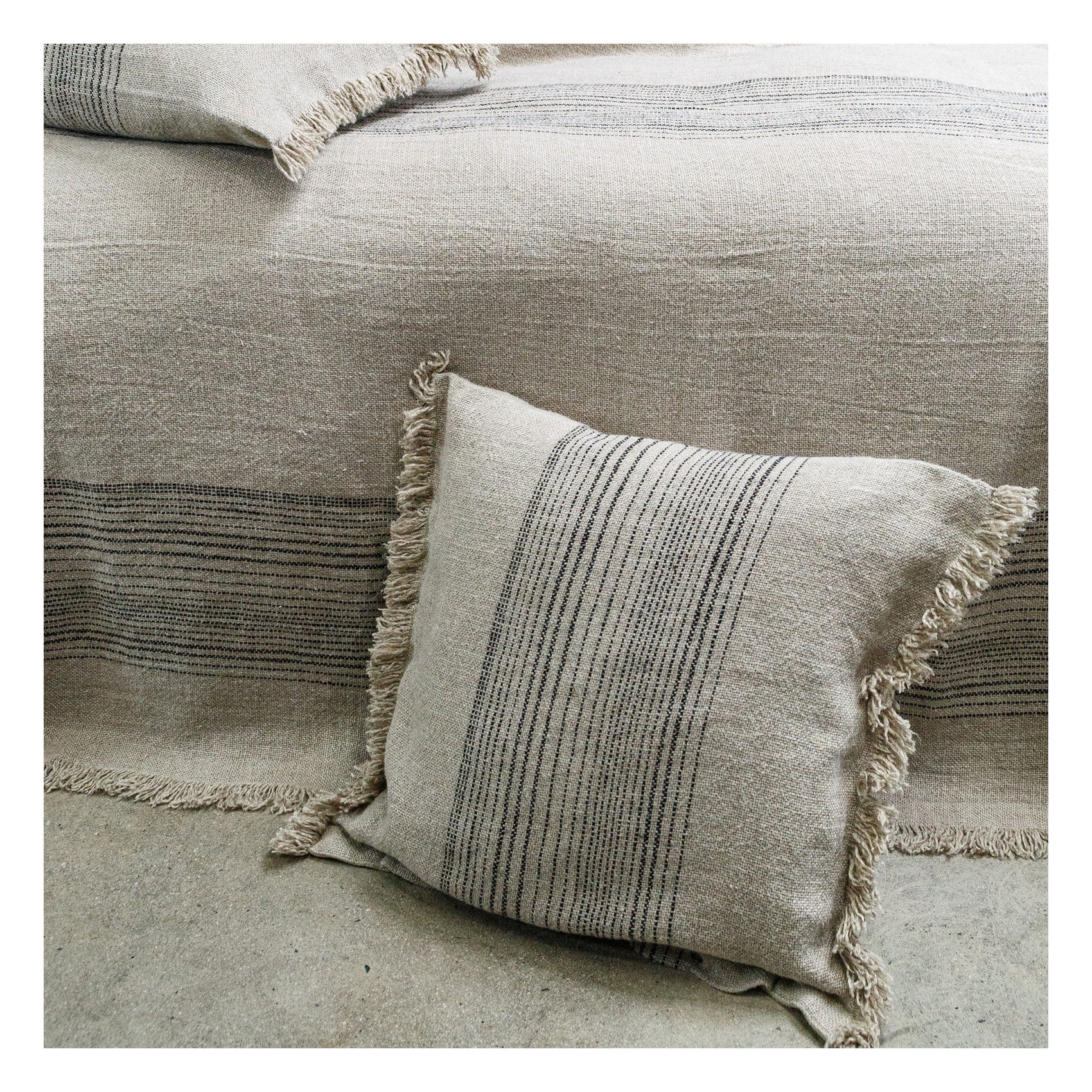 Lissoy Snap Cushion