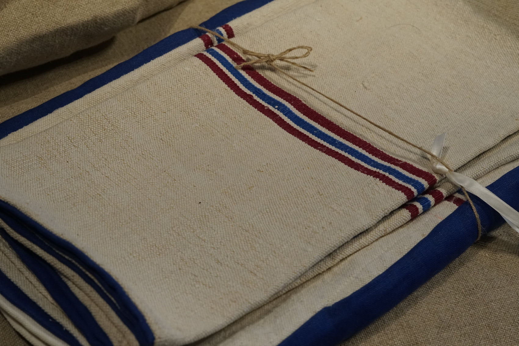 Set of 2 Standard Pillow Cases & Matching Bed Scarf