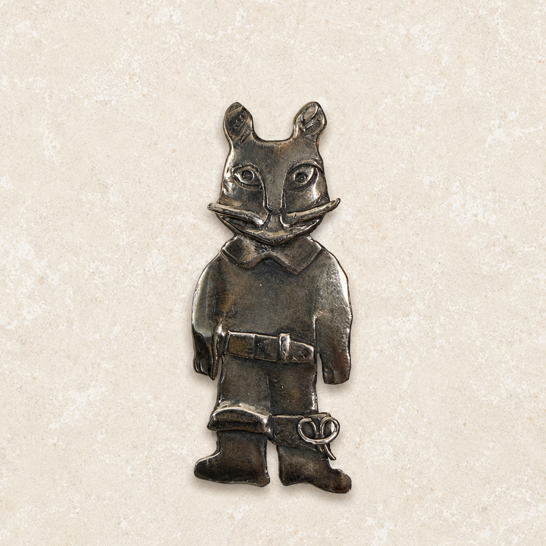 Puss in Boots White Bronze Pin