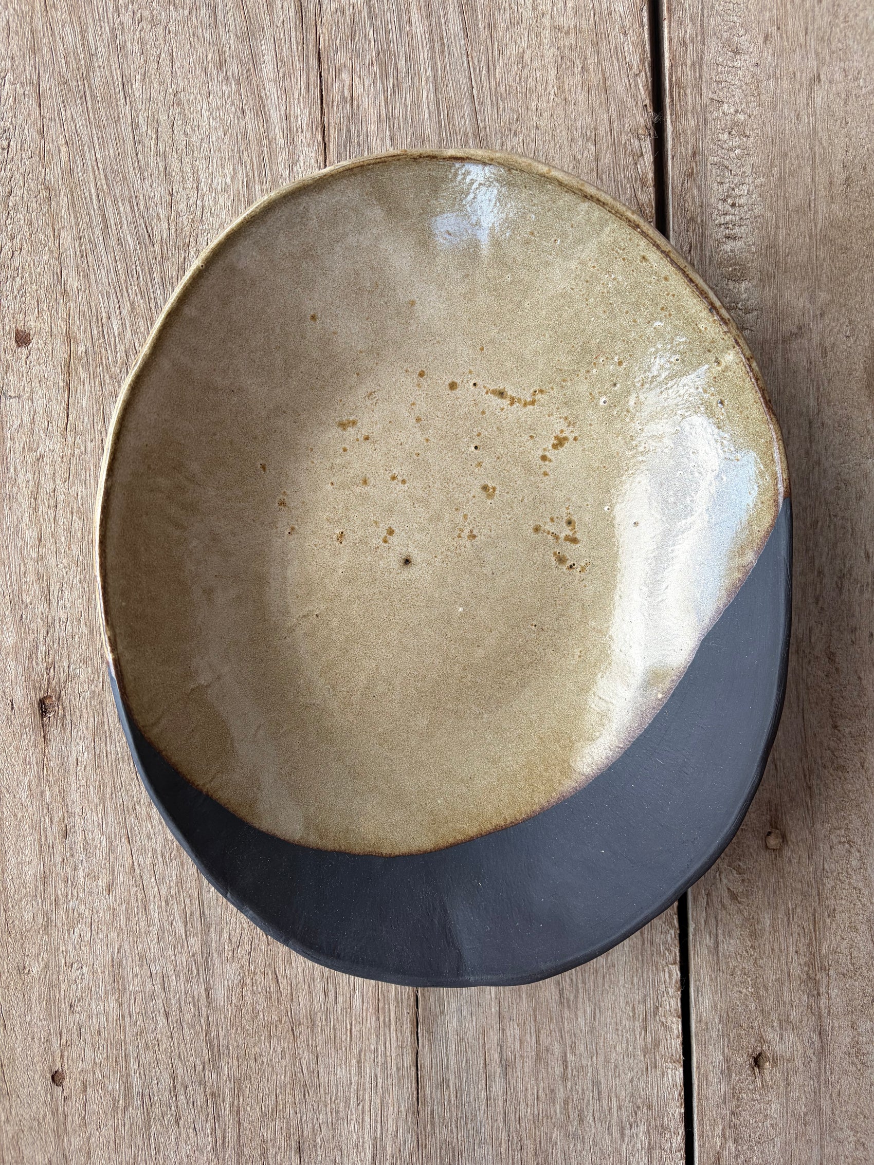 Oval 10" Cappuccino & Black Serving Bowl