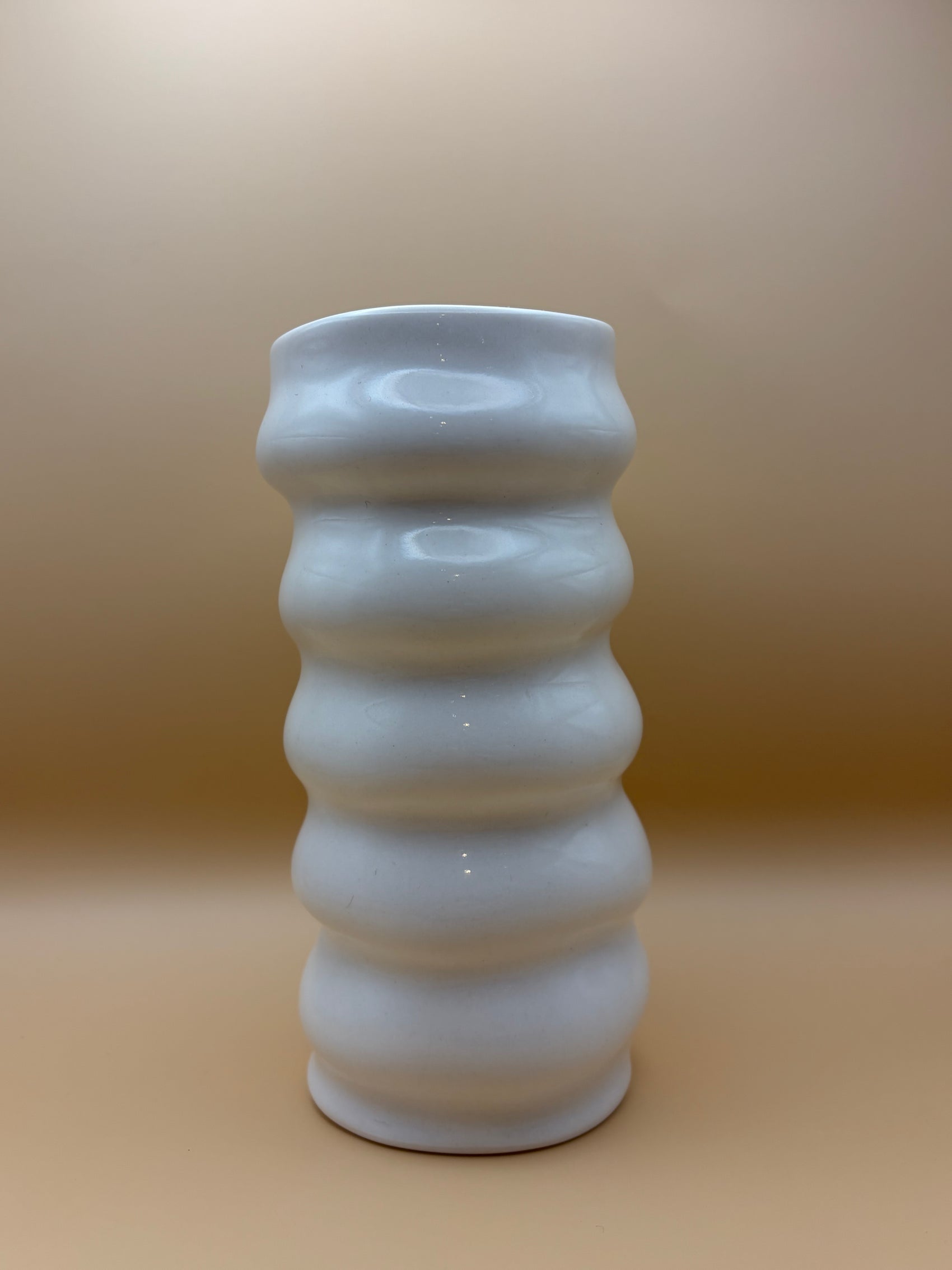 Glossy Wave Line Vase