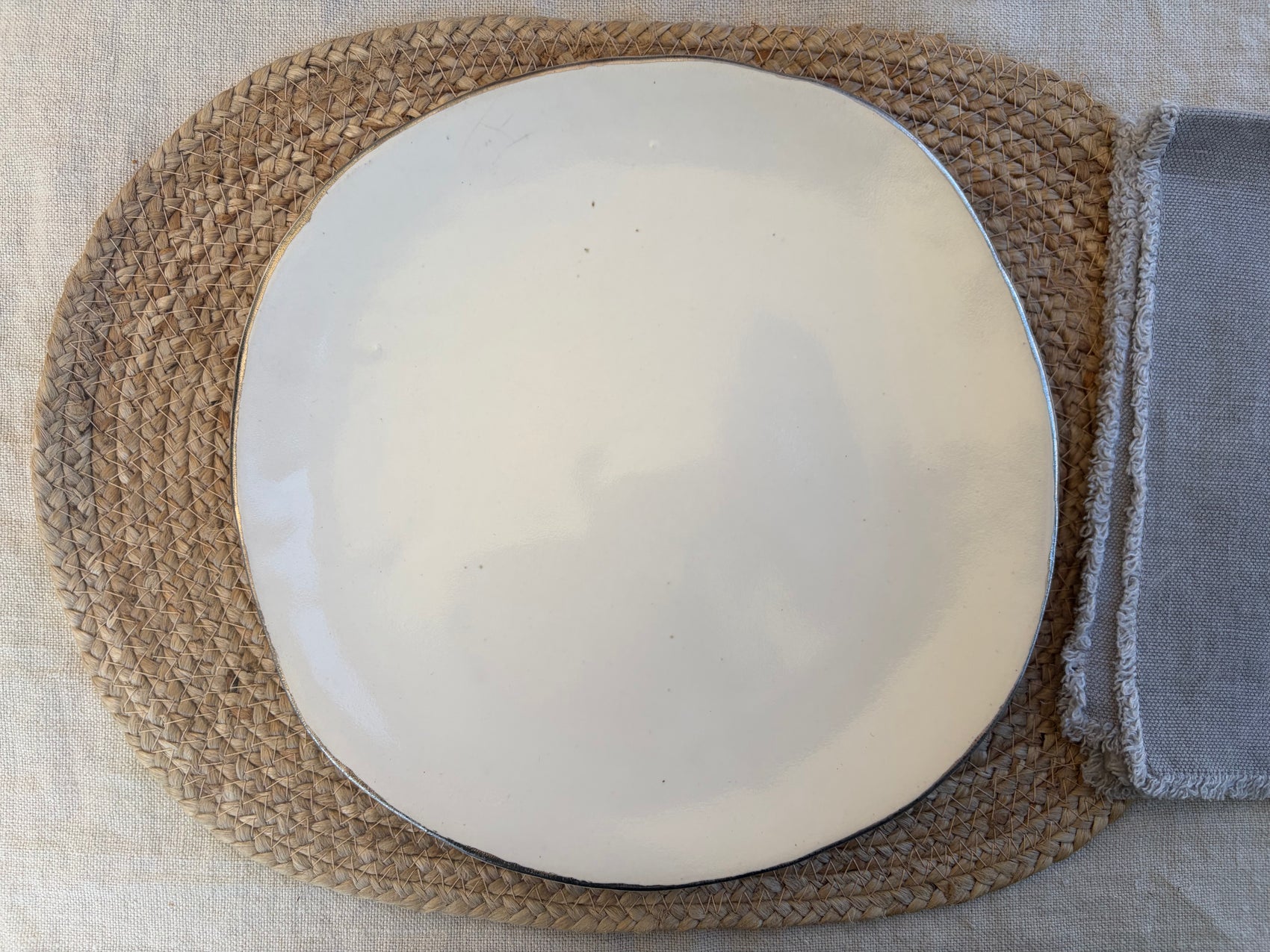White Gold Ceramic 11" Dinner Plate