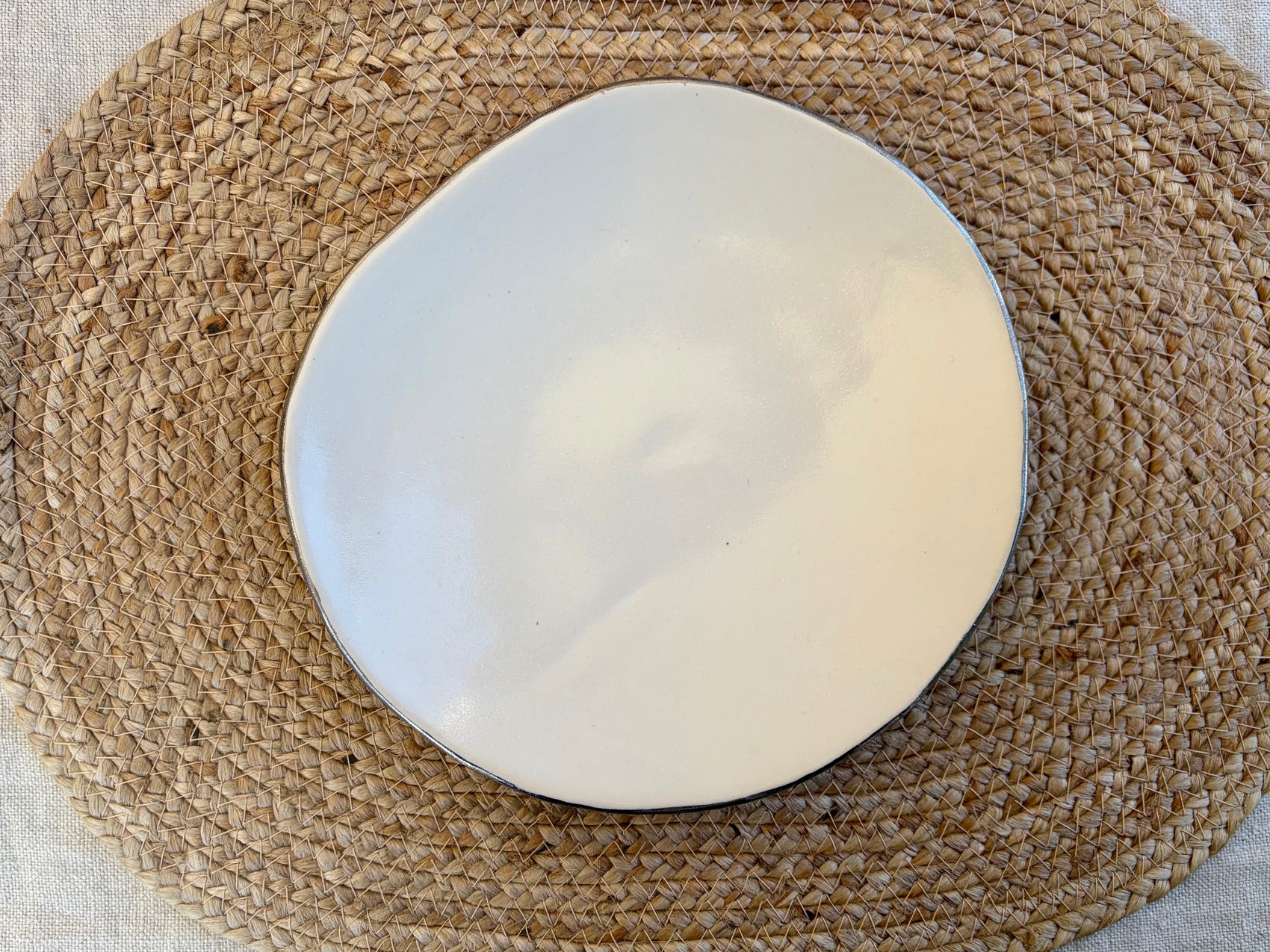 White Gold Ceramic 8" Salad Plate